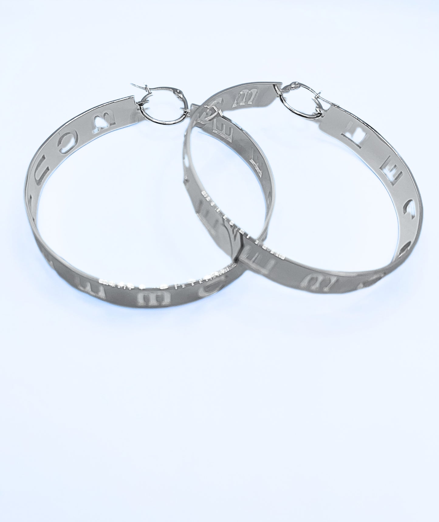 685 To The World Hoops